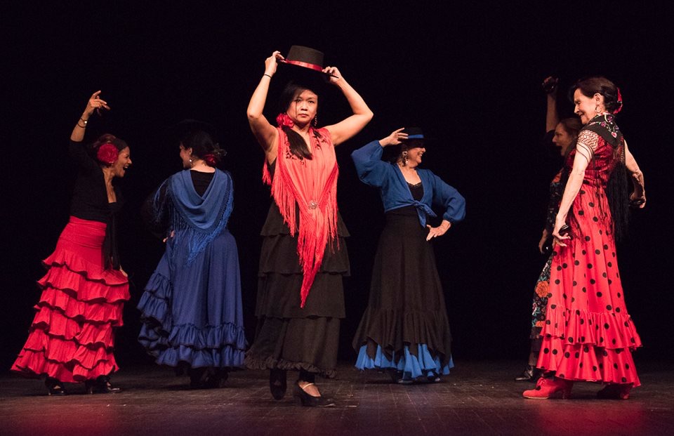 Baila! Baila! Flamenco Dancers